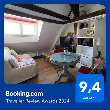 Appartement Coeur De Paris Avec Vue Sur Les Toits Eksteriør billede