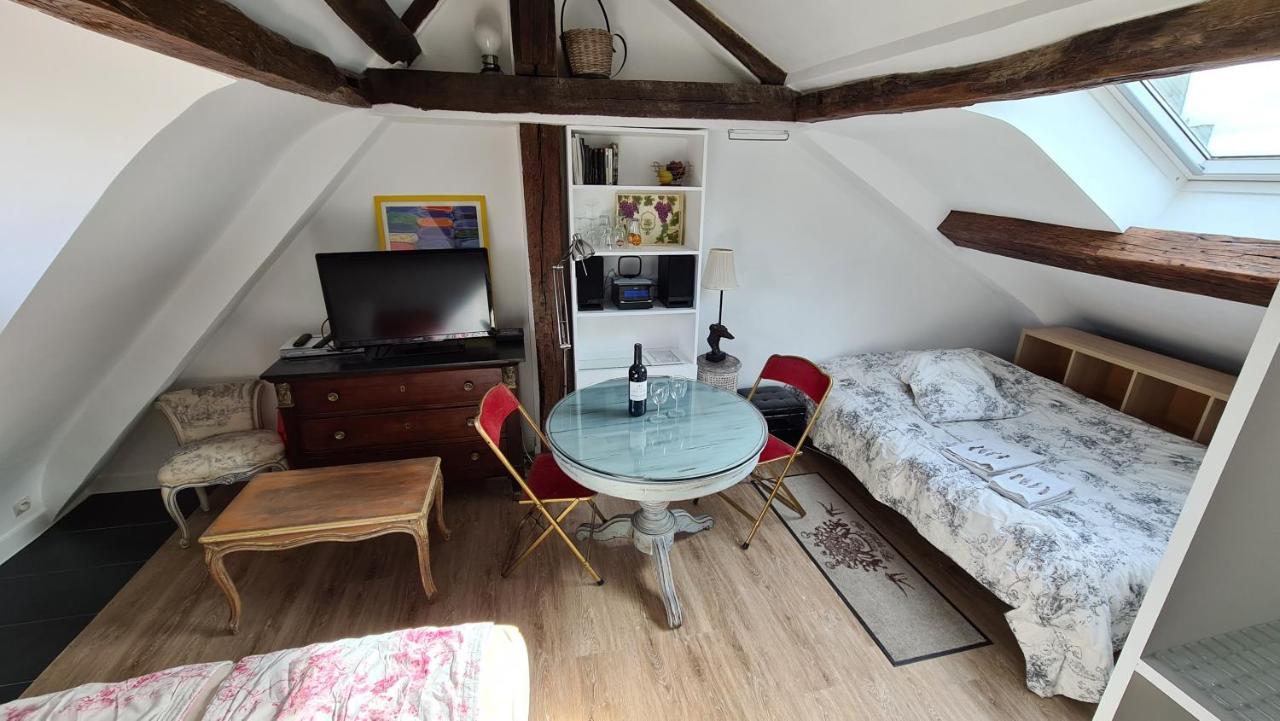 Appartement Coeur De Paris Avec Vue Sur Les Toits Eksteriør billede